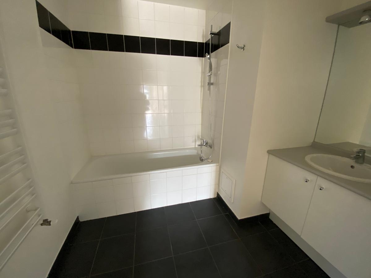 
																			3 pièces - 
																		7ème étage - 69m² - 868,96 € - Photo #6