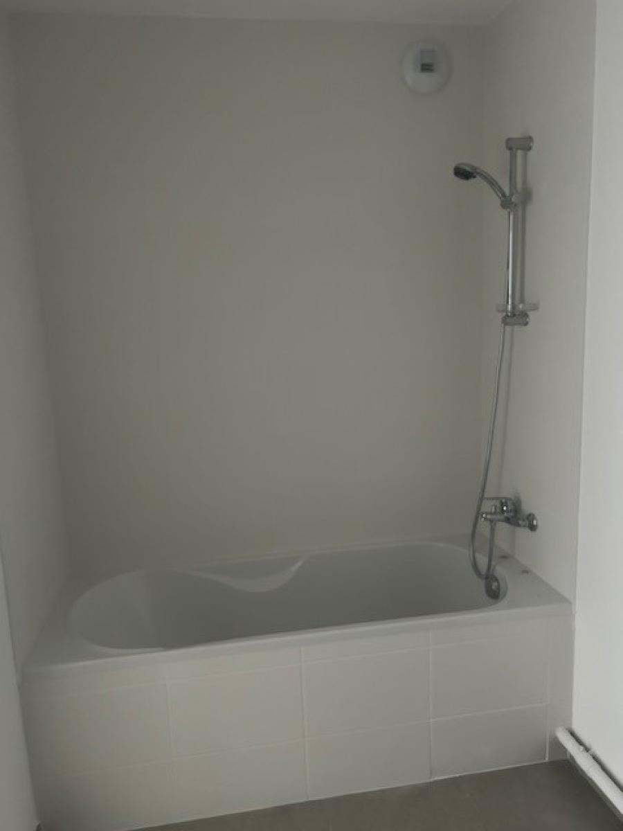 
																																							4 pièces - 
																																						3ème étage - 79m² - 1 072,40 € - Photo #2