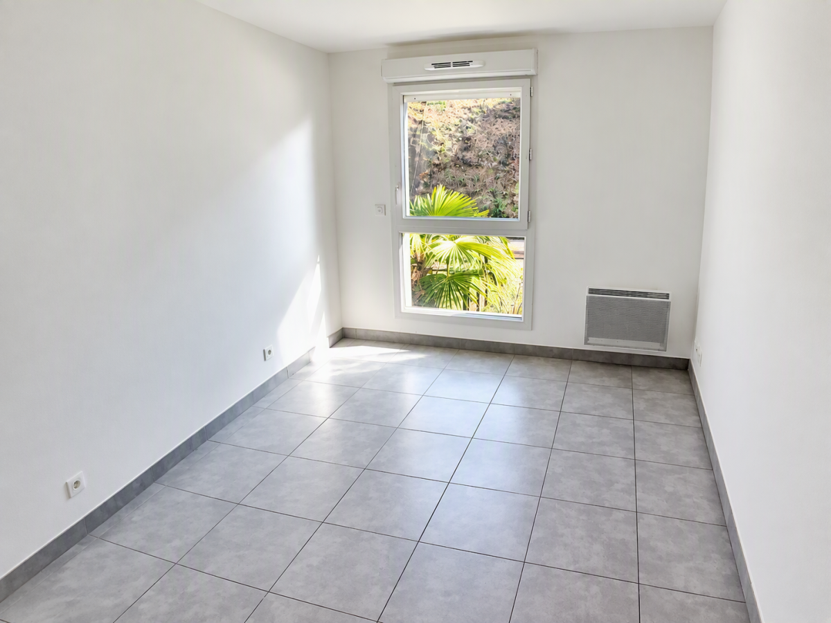 
																																							2 pièces - 
																																						1er étage - 42m² - 905,31 € - Photo #3