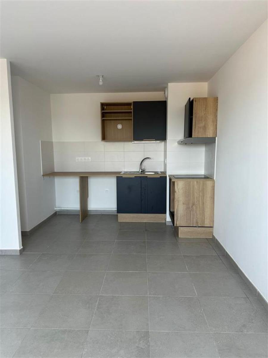 
																			2 pièces - 
																		3ème étage - 46m² - 741,40 € - Photo #2