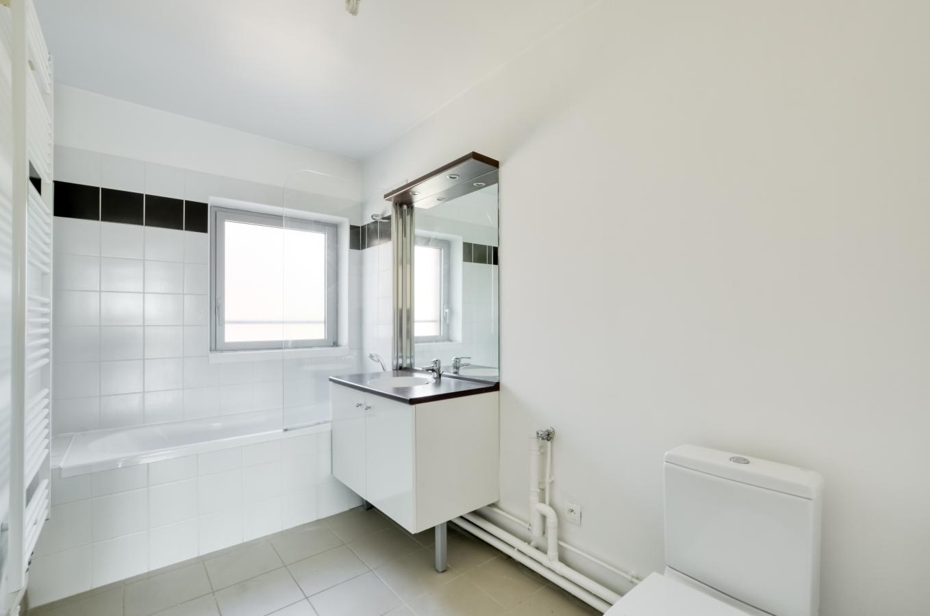 
																			2 pièces - 
																		3ème étage - 58m² - 1 049,93 € - Photo #3