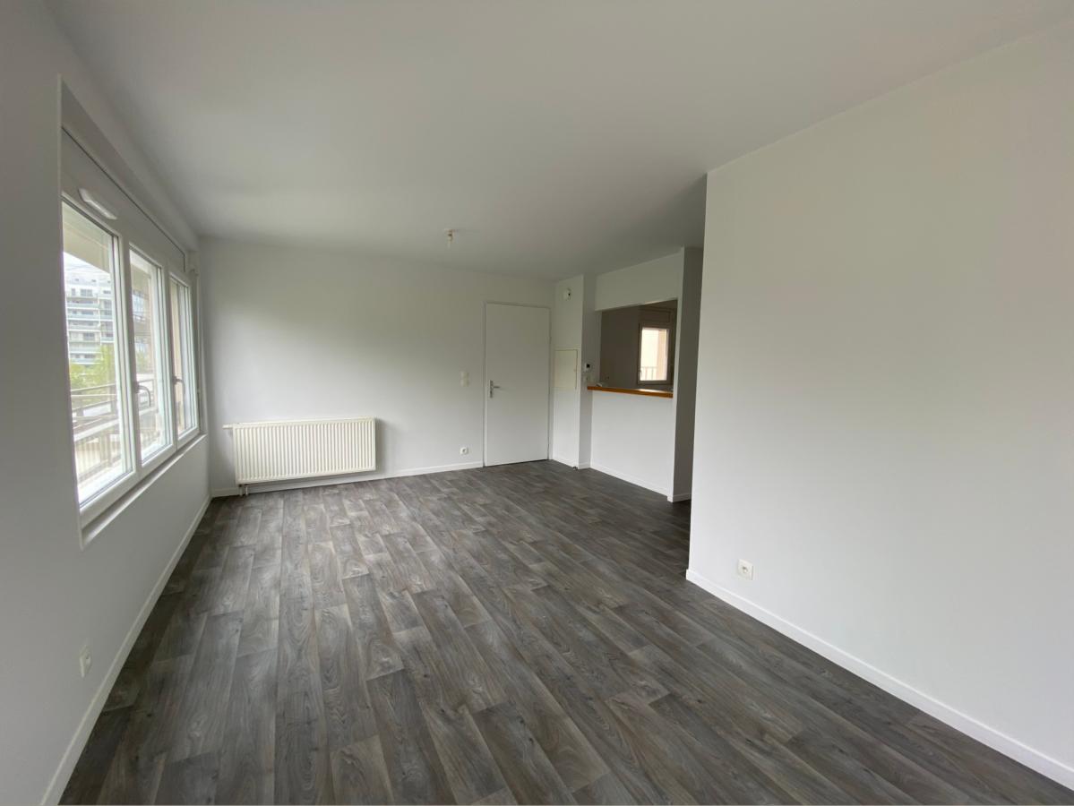 
																			5 pièces - 
																		2ème étage - 93m² - 1 228,30 € - Photo #2