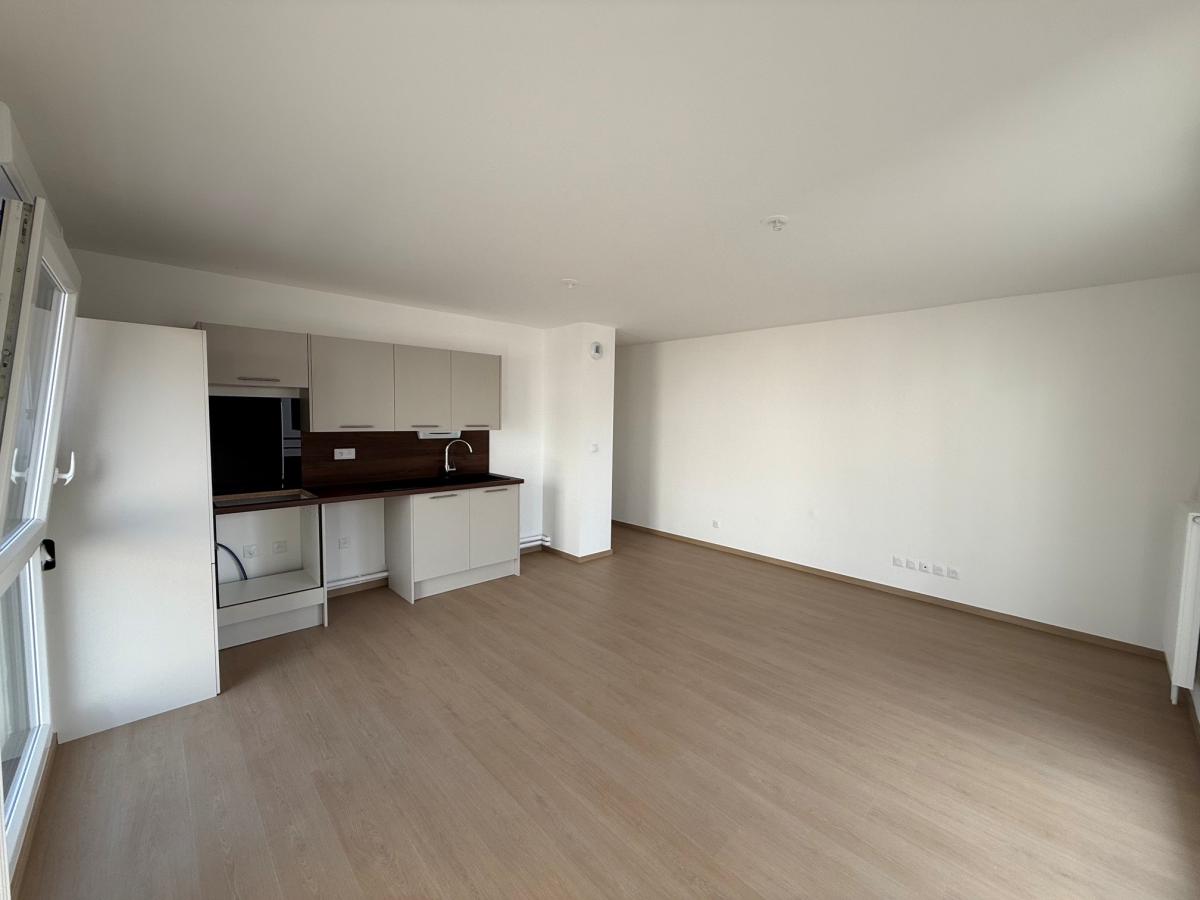 
																																							4 pièces - 
																																						1er étage - 77m² - 755,14 € - Photo #3