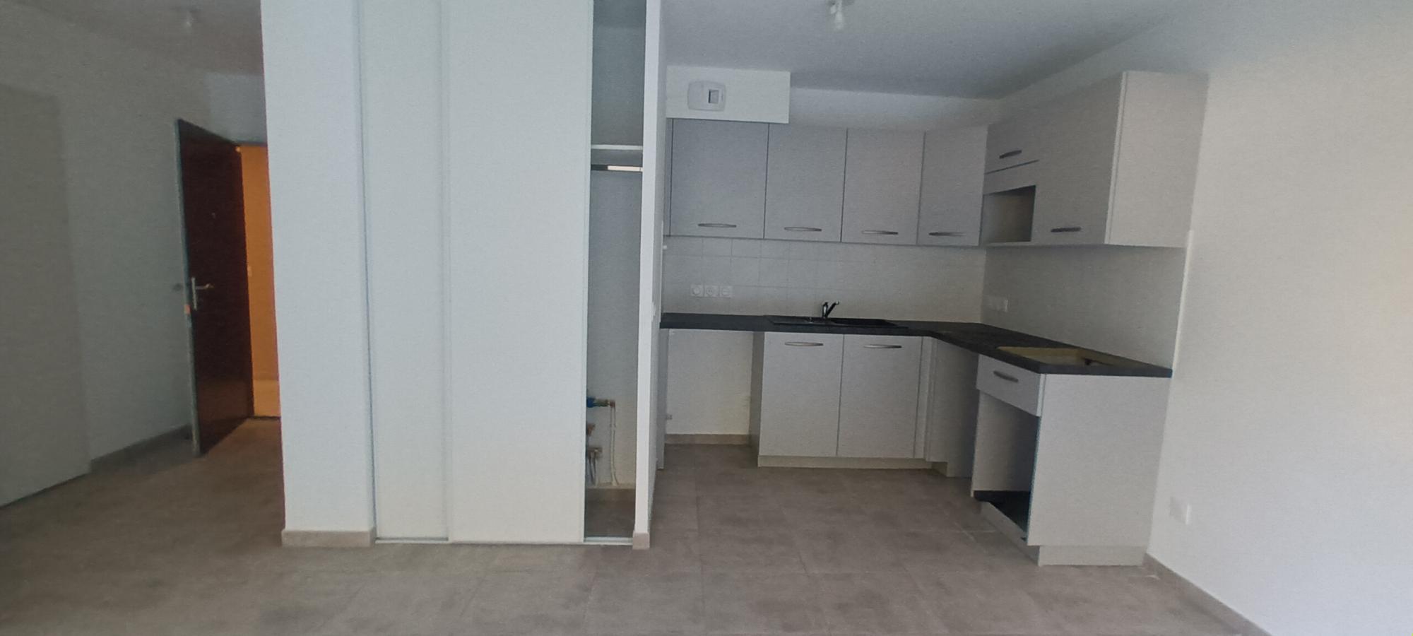 
																																							2 pièces - 
																																						RDC - 50m² - 696,88 € - Photo #2