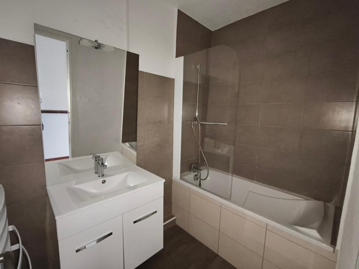 
																																							5 pièces - 
																																						1er étage - 81m² - 275 000 € - Photo #5