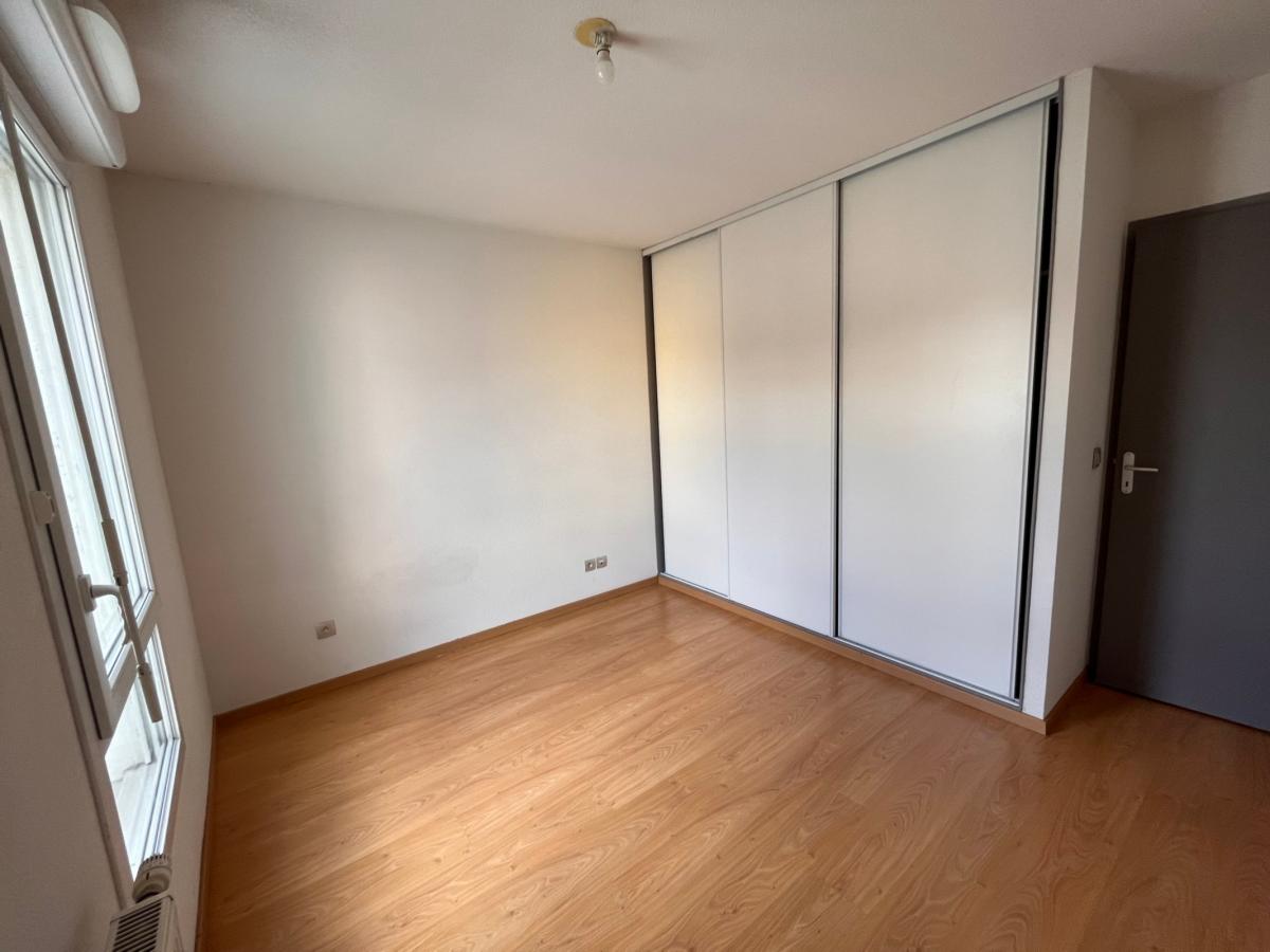 
																			2 pièces - 
																		1er étage - 55m² - 916,82 € - Photo #3