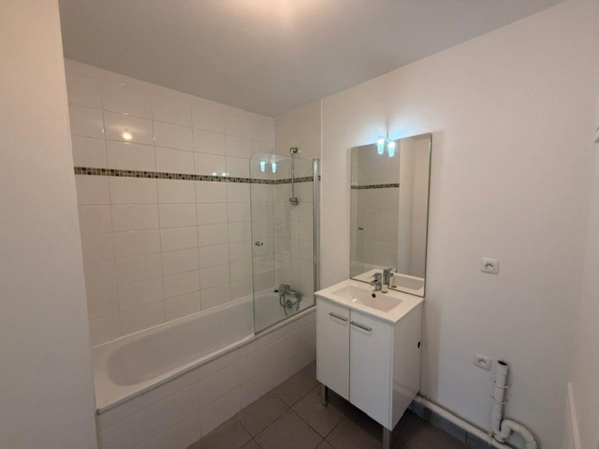 3 pièces - RDC - 62m² - 813,46 € - Photo #4