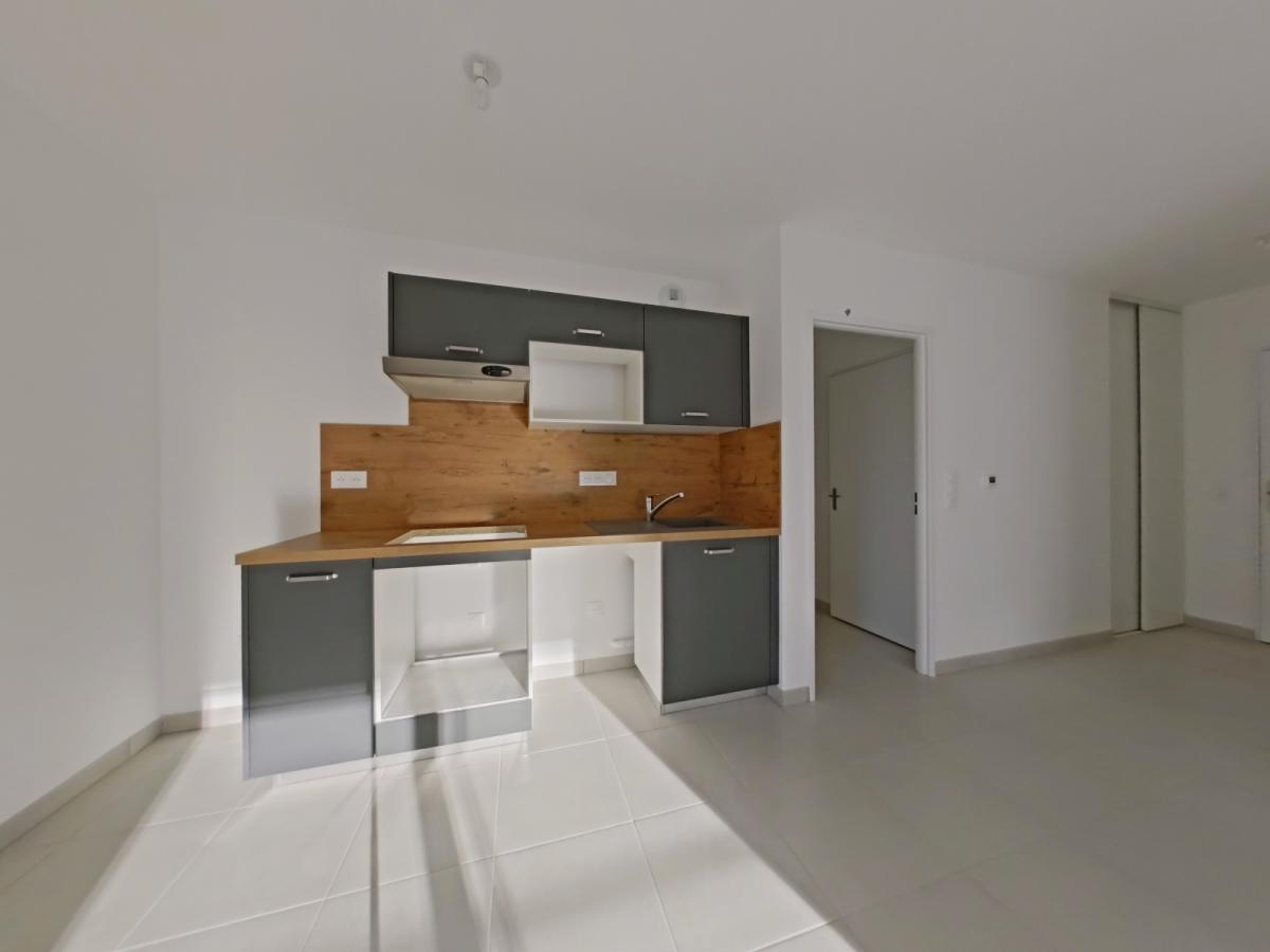 
																																							4 pièces - 
																																						1er étage - 79m² - 1 052,65 € - Photo #3