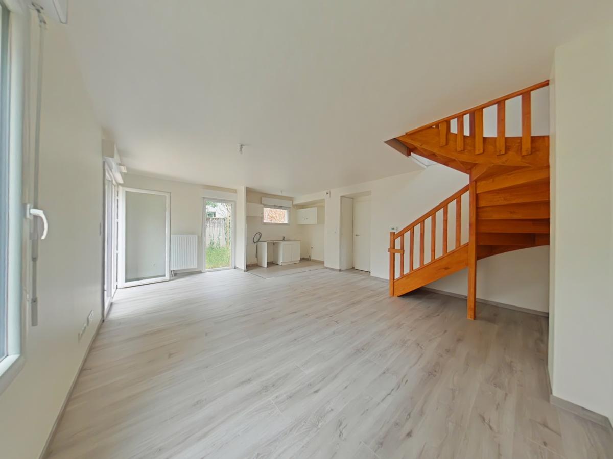 4 pièces - RDC - 83m² - 883,21 € - Photo #1