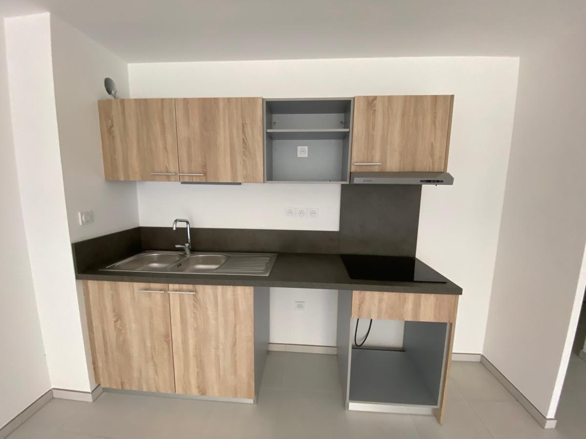4 pièces - RDC - 85m² - 1 123,91 € - Photo #2