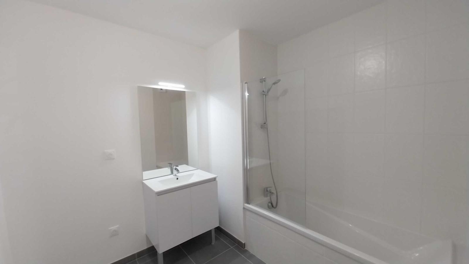 3 pièces - 2ème étage - 59m² - 855,86 € - Photo #3