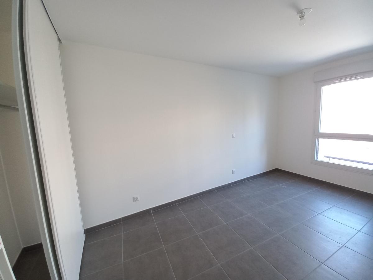 
																			3 pièces - 
																		2ème étage - 70m² - 1 045,44 € - Photo #3