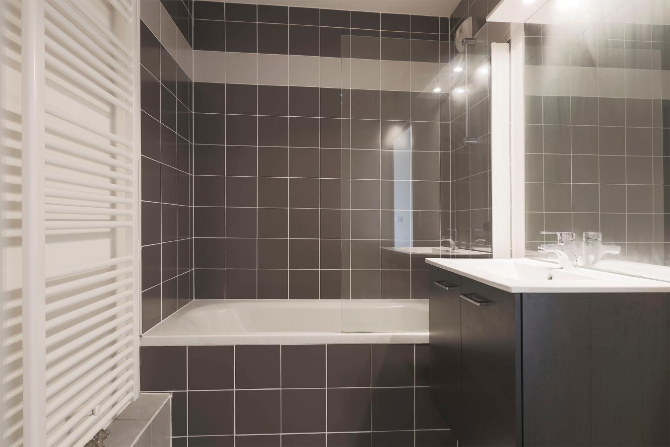 
																																							4 pièces - 
																																						4ème étage - 84m² - 1 075,47 € - Photo #2