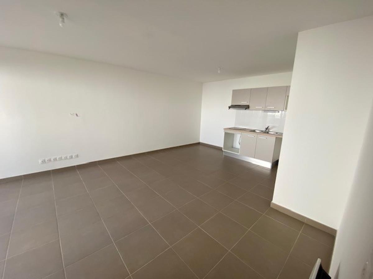 
																																							3 pièces - 
																																						RDC - 62m² - 690,09 € - Photo #5