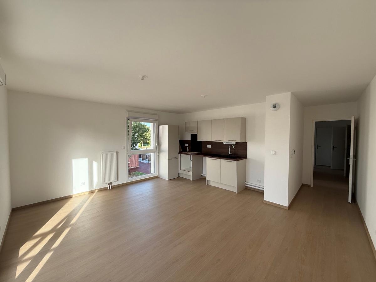 
																																							4 pièces - 
																																						1er étage - 77m² - 755,14 € - Photo #1