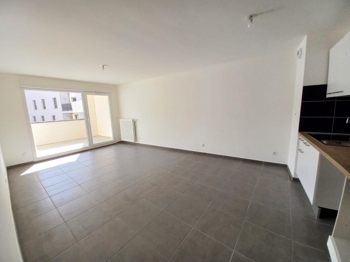 
																			3 pièces - 
																		2ème étage - 70m² - 1 045,44 € - Photo #2