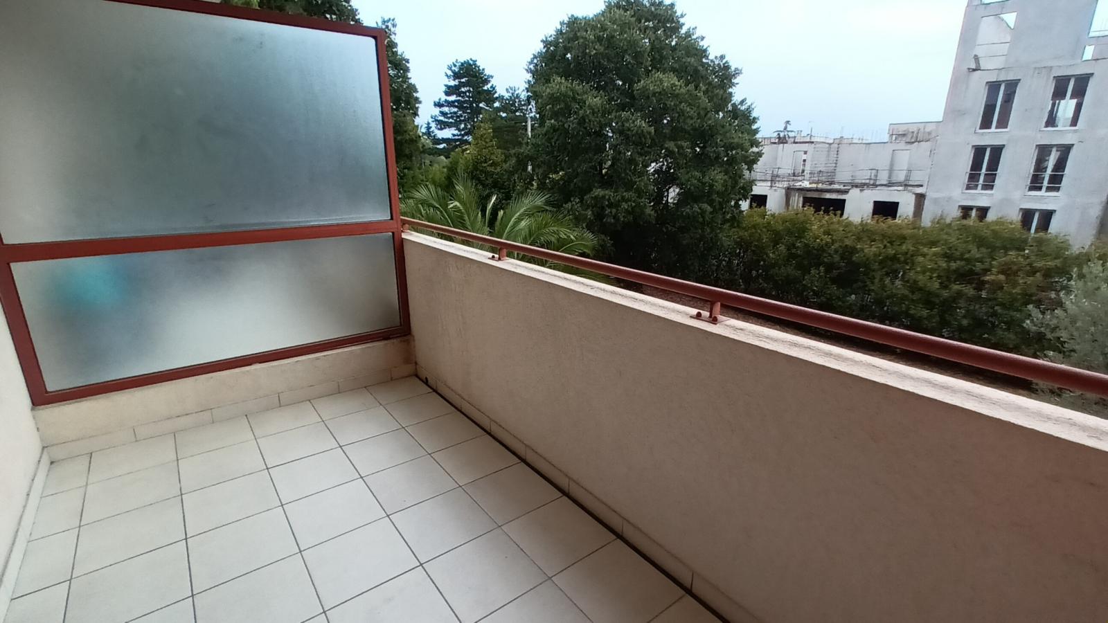 
																																							2 pièces - 
																																						1er étage - 43m² - 868,31 € - Photo #2