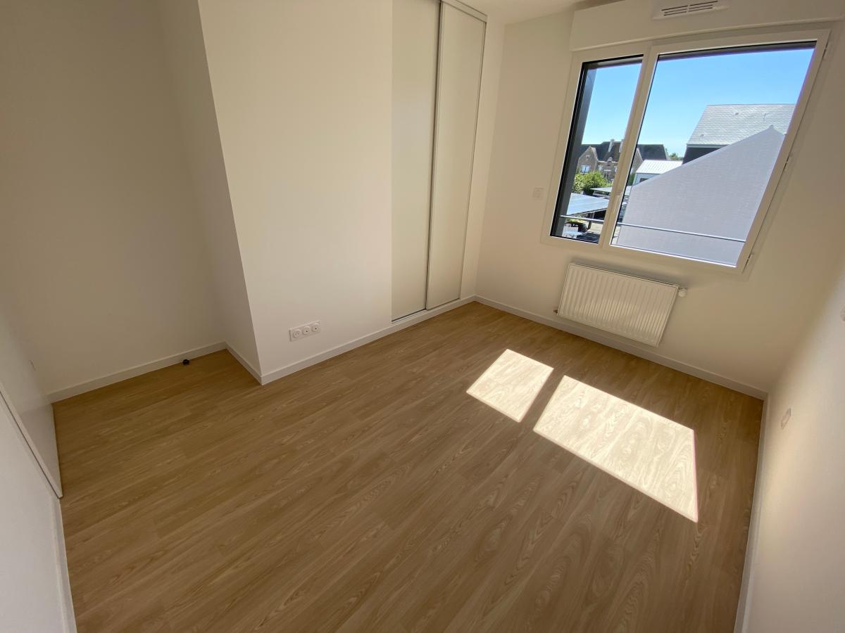 5 pièces - 1er étage - 99m² - 1 191,85 € - Photo #4