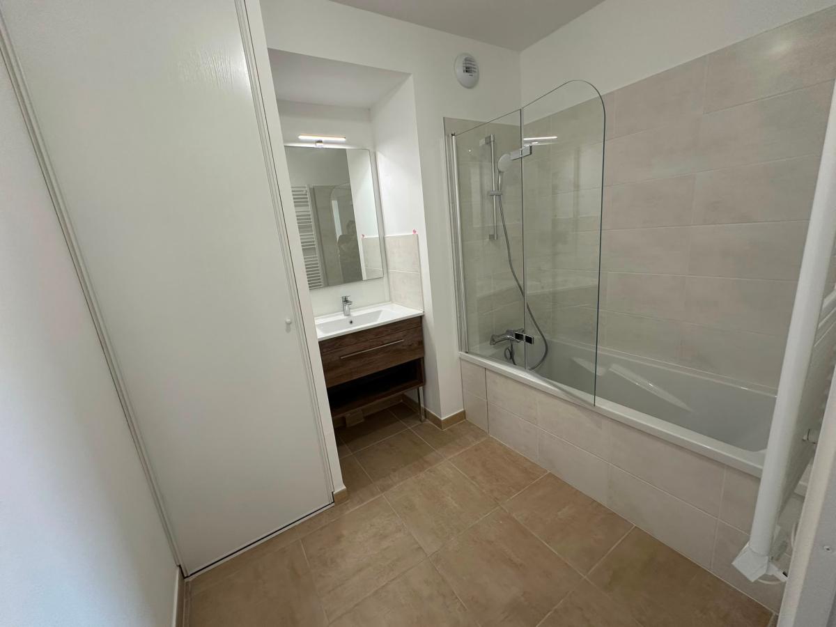 3 pièces - 2ème étage - 58m² - 713,82 € - Photo #4