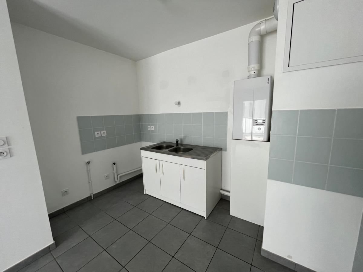 2 pièces - 2ème étage - 44m² - 632,18 € - Photo #2