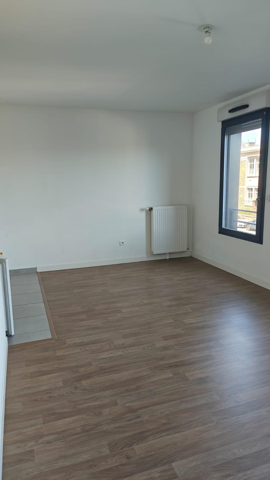3 pièces - 1er étage - 61m² - 1 615,20 € - Photo #1