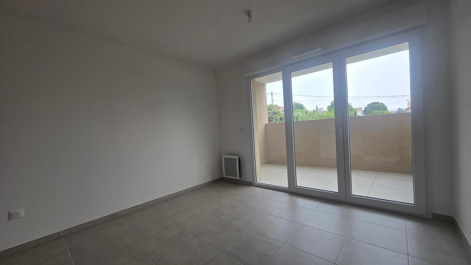 
																																							1 pièce - 
																																						RDC - 22m² - 425,55 € - Photo #3