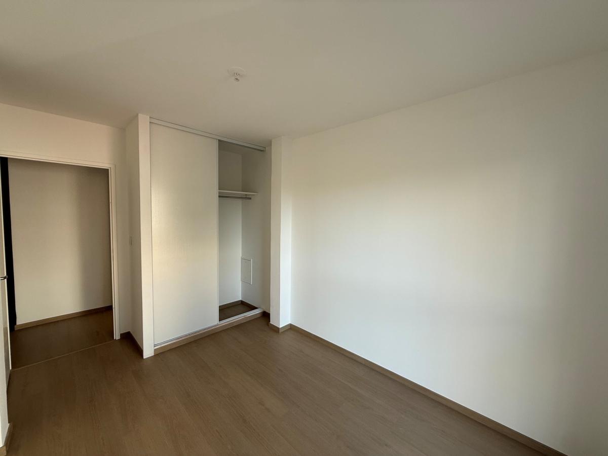 
																																							3 pièces - 
																																						1er étage - 67m² - 669,80 € - Photo #5