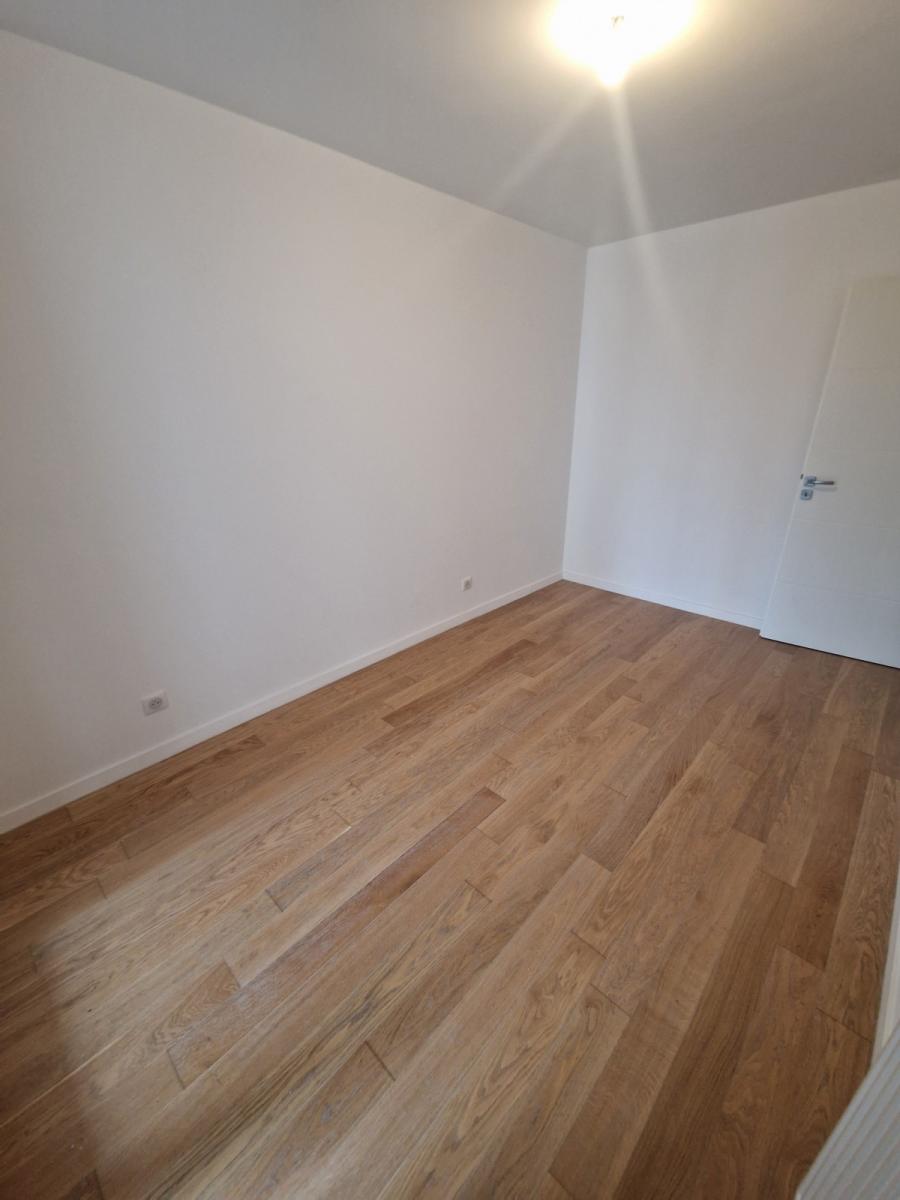
																																							4 pièces - 
																																						3ème étage - 84m² - 1 849,52 € - Photo #4