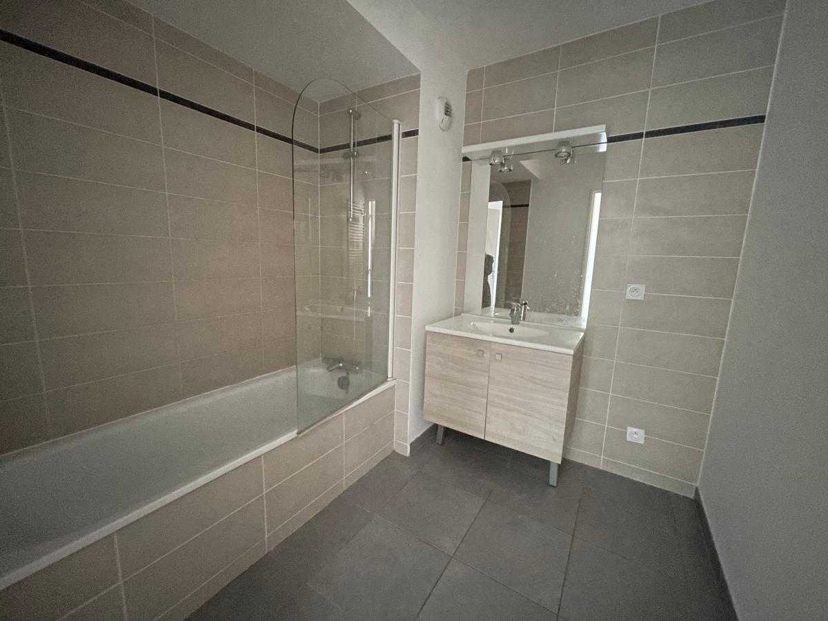 
																																							4 pièces - 
																																						3ème étage - 88m² - 1 399,17 € - Photo #4