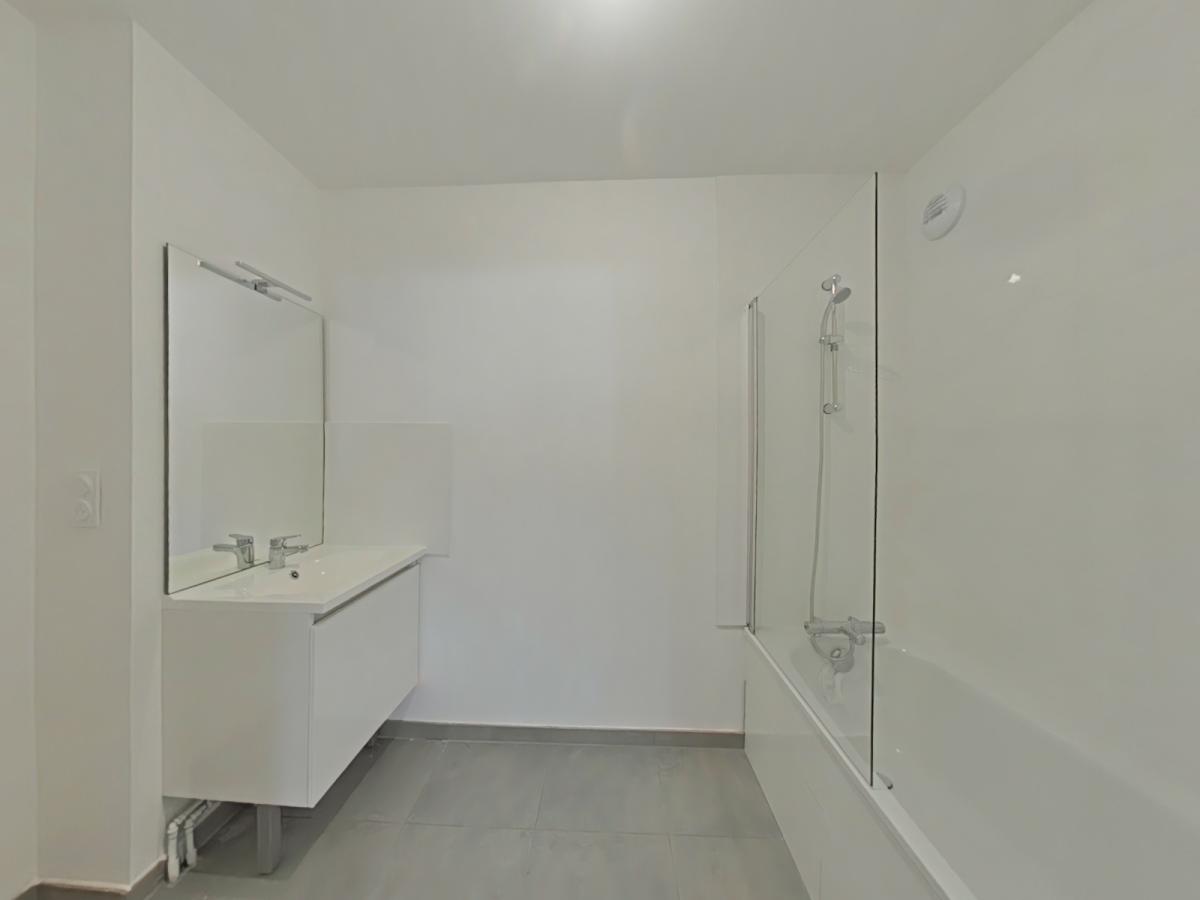 3 pièces - RDC - 68m² - 746,72 € - Photo #2