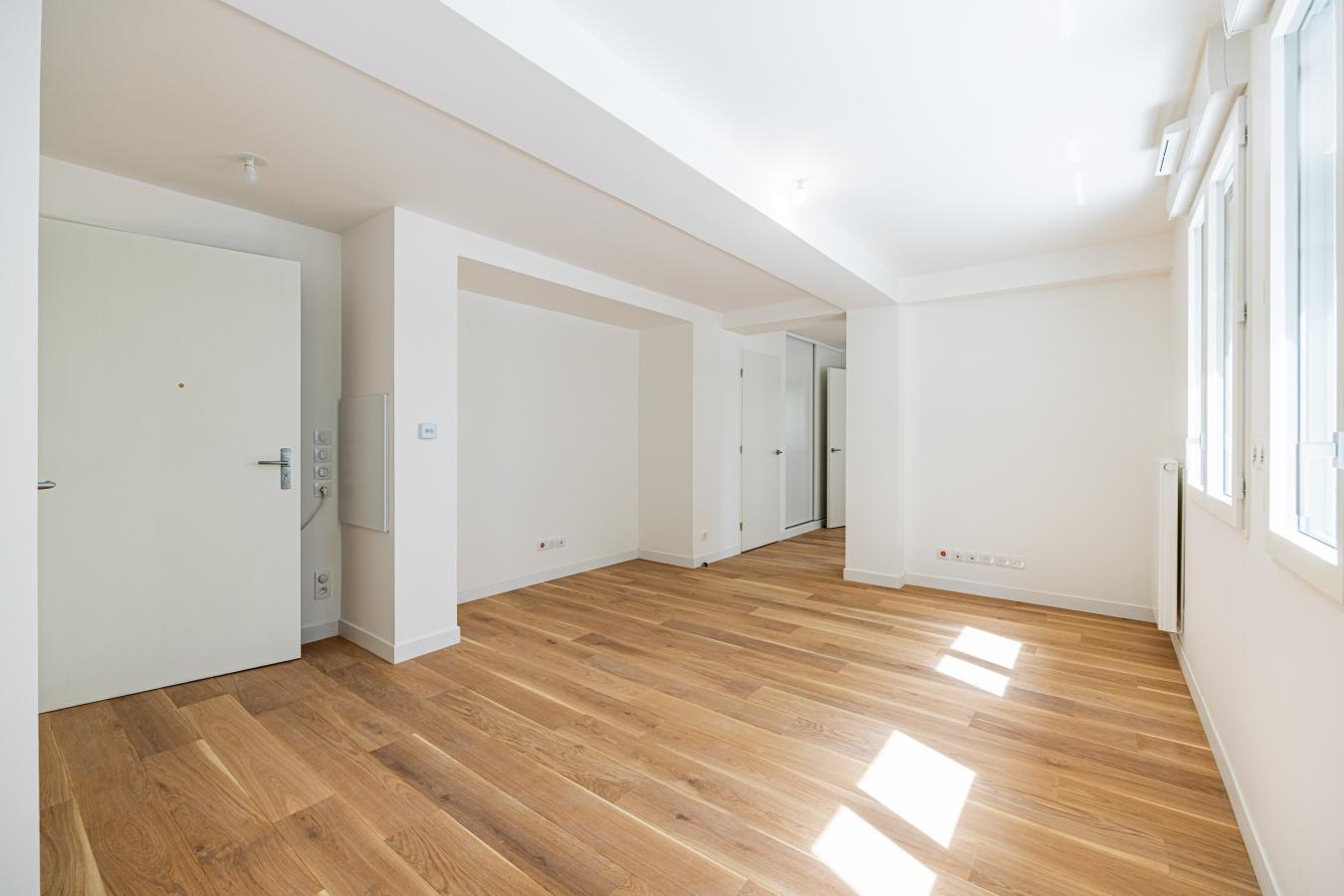 
																			2 pièces - 
																		RDC - 55m² - 1 794,96 € - Photo #2