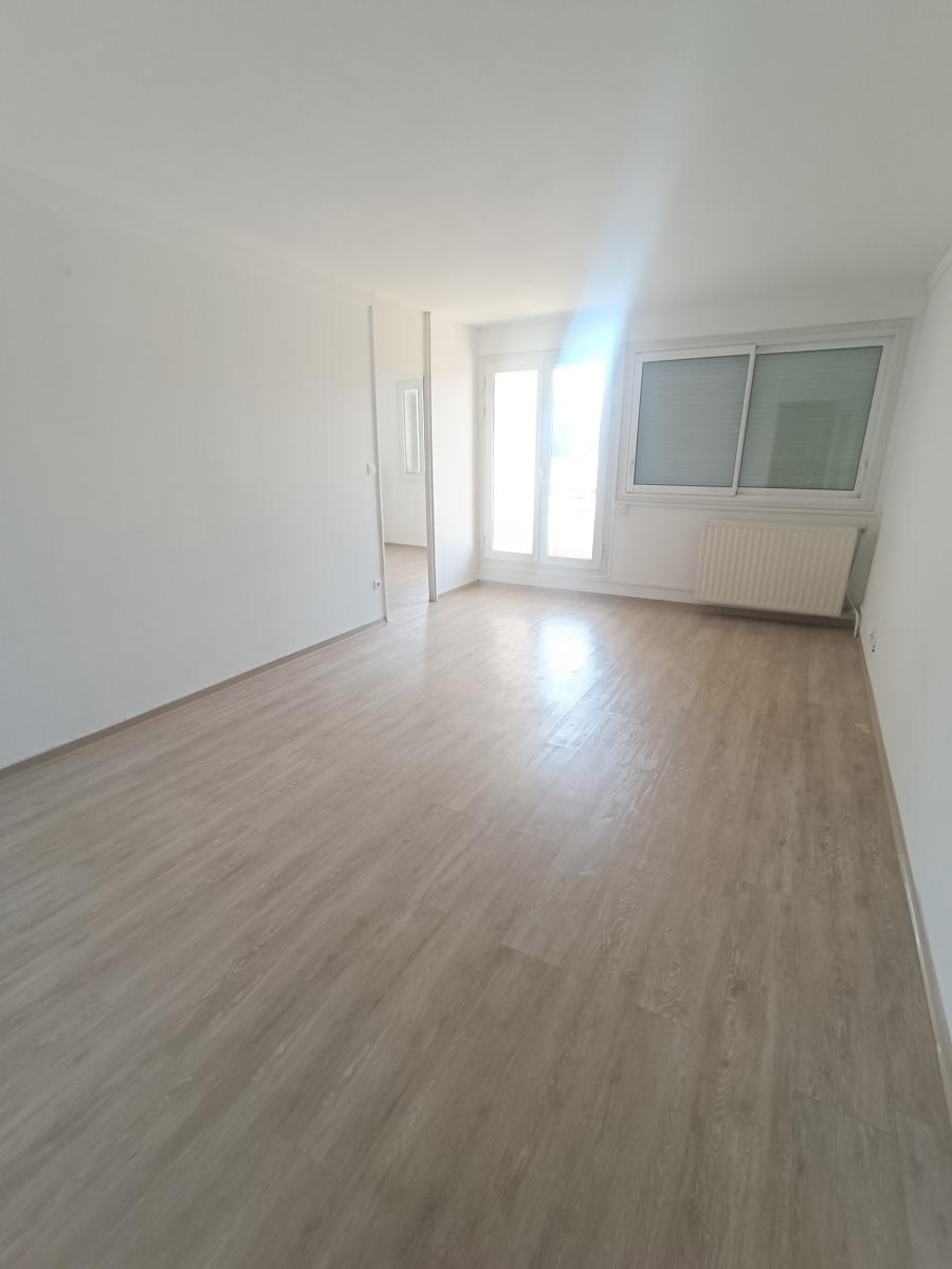 
																			3 pièces – 
																		2ème étage – 79m² - 192 000 € - Photo #1