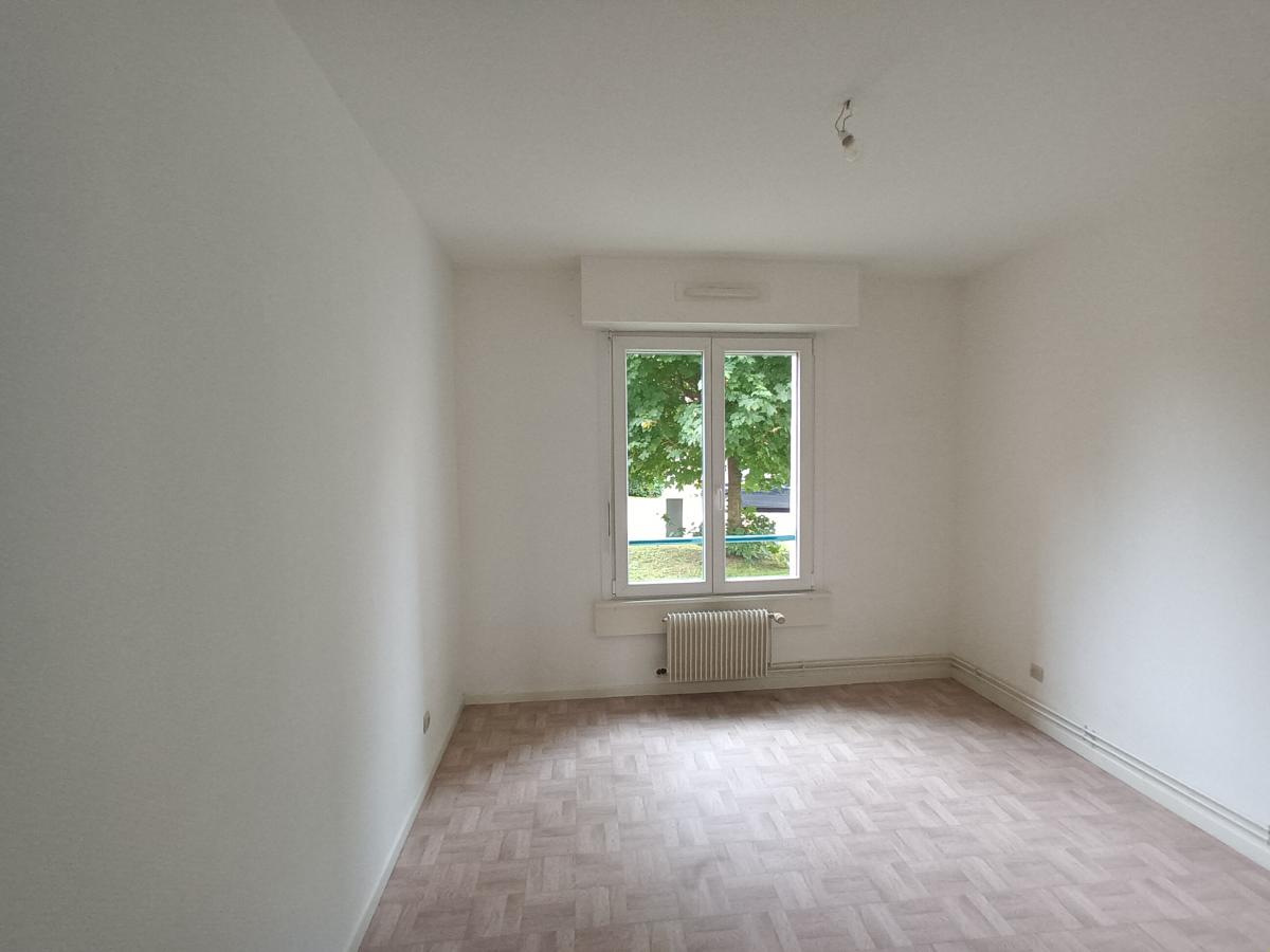 
																																							4 pièces - 
																																						RDC - 92m² - 596,95 € - Photo #1