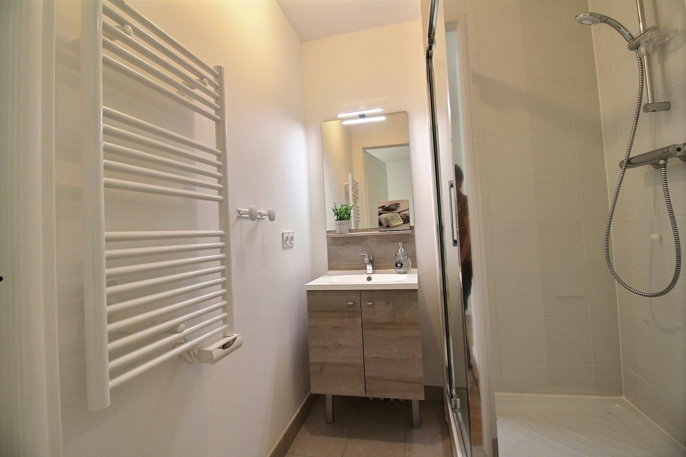 
																																							4 pièces - 
																																						5ème étage - 82m² - 1 615,91 € - Photo #6
