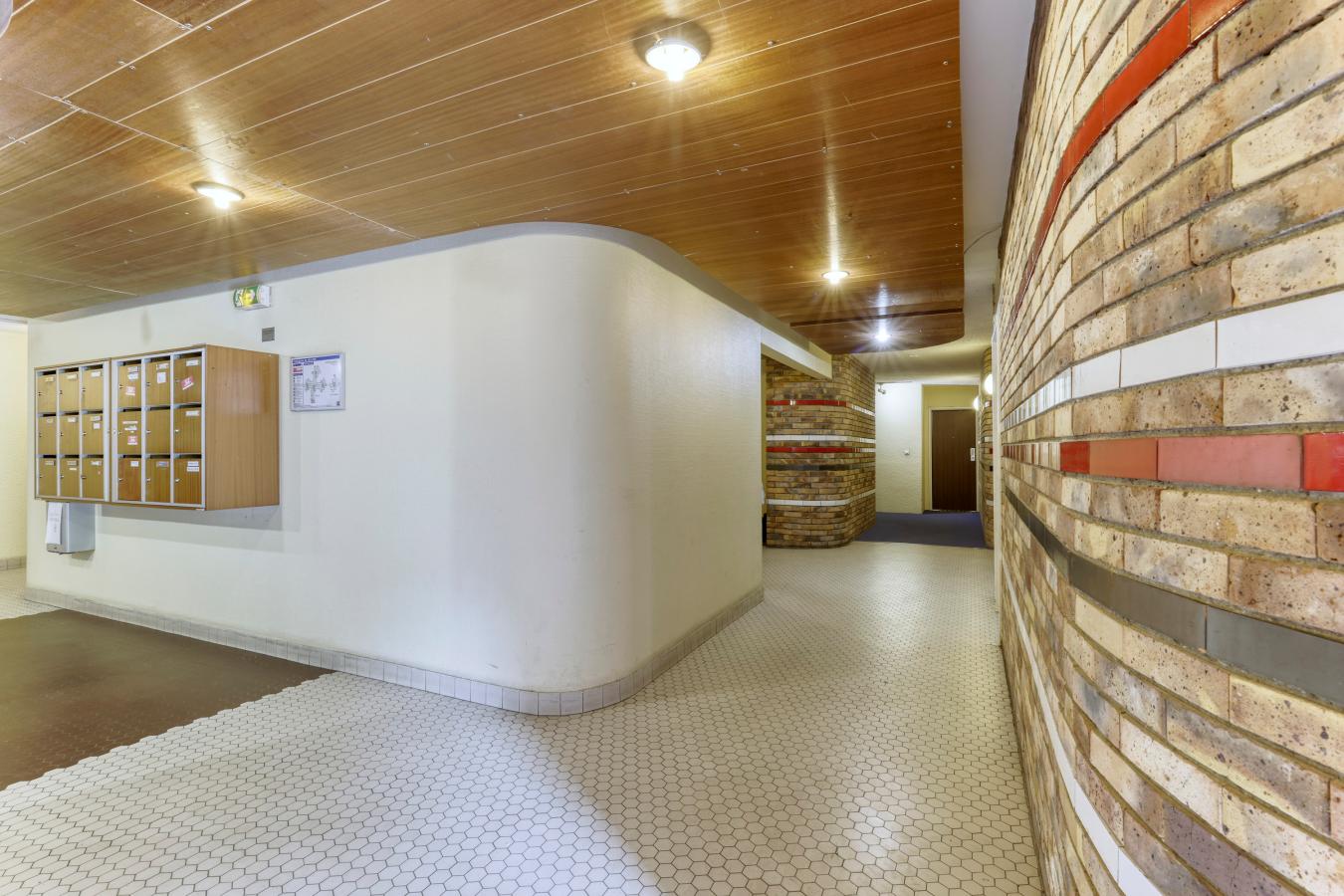 
																			5 pièces - 
																		1er étage - 110m² - 241 000 € - Photo #0