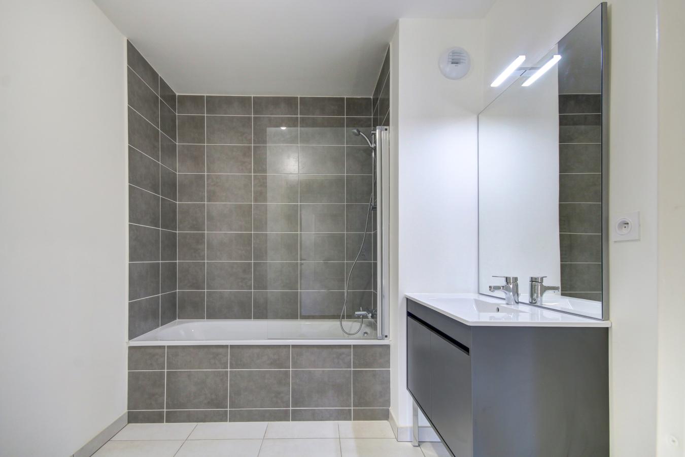 4 pièces - 1er étage - 76m² - 1 083,52 € - Photo #7