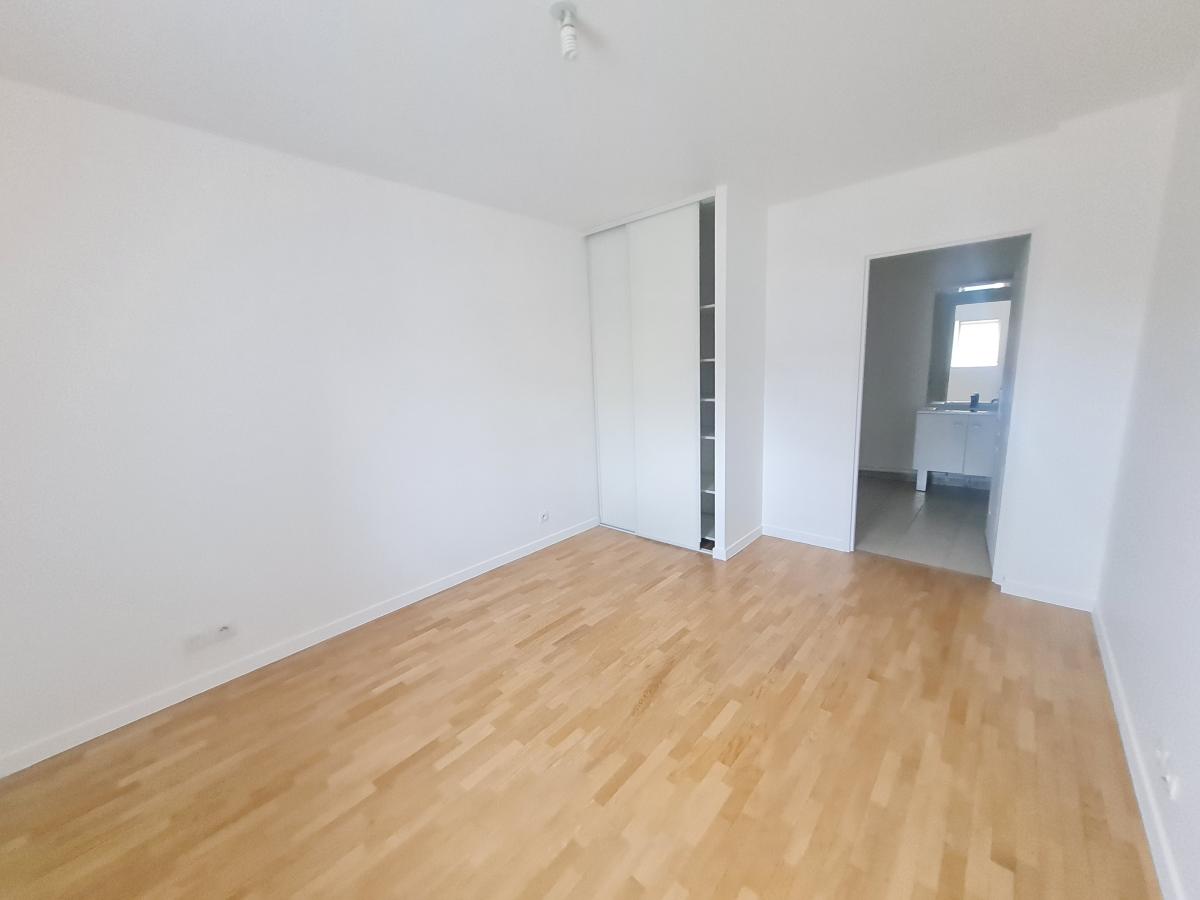 
																			2 pièces - 
																		1er étage - 40m² - 1 049,51 € - Photo #5
