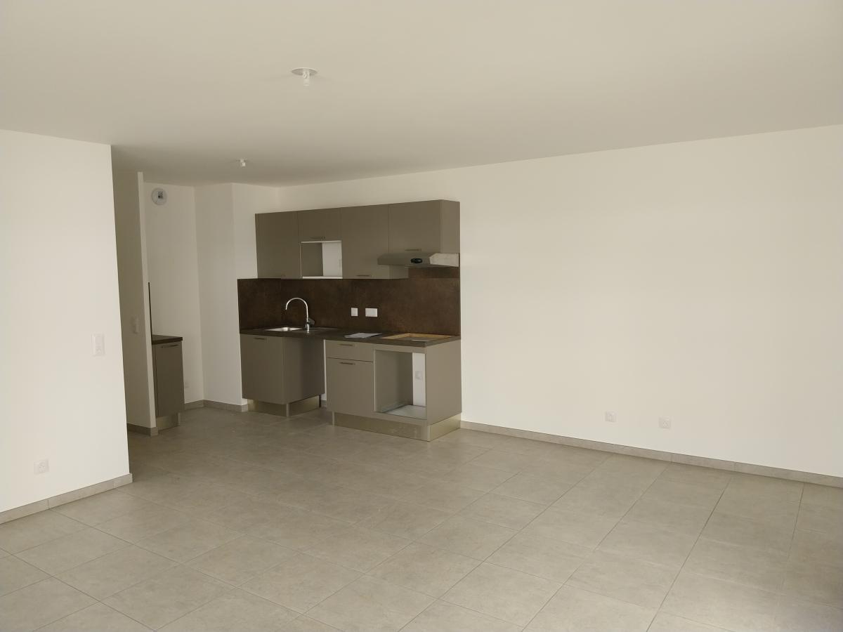 3 pièces - 1er étage - 63m² - 916,63 € - Photo #0