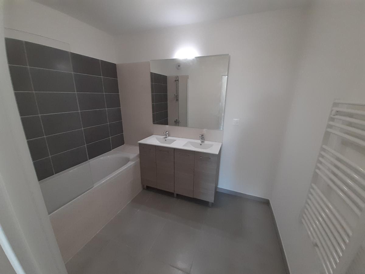
																																							3 pièces - 
																																						2ème étage - 65m² - 821,38 € - Photo #3