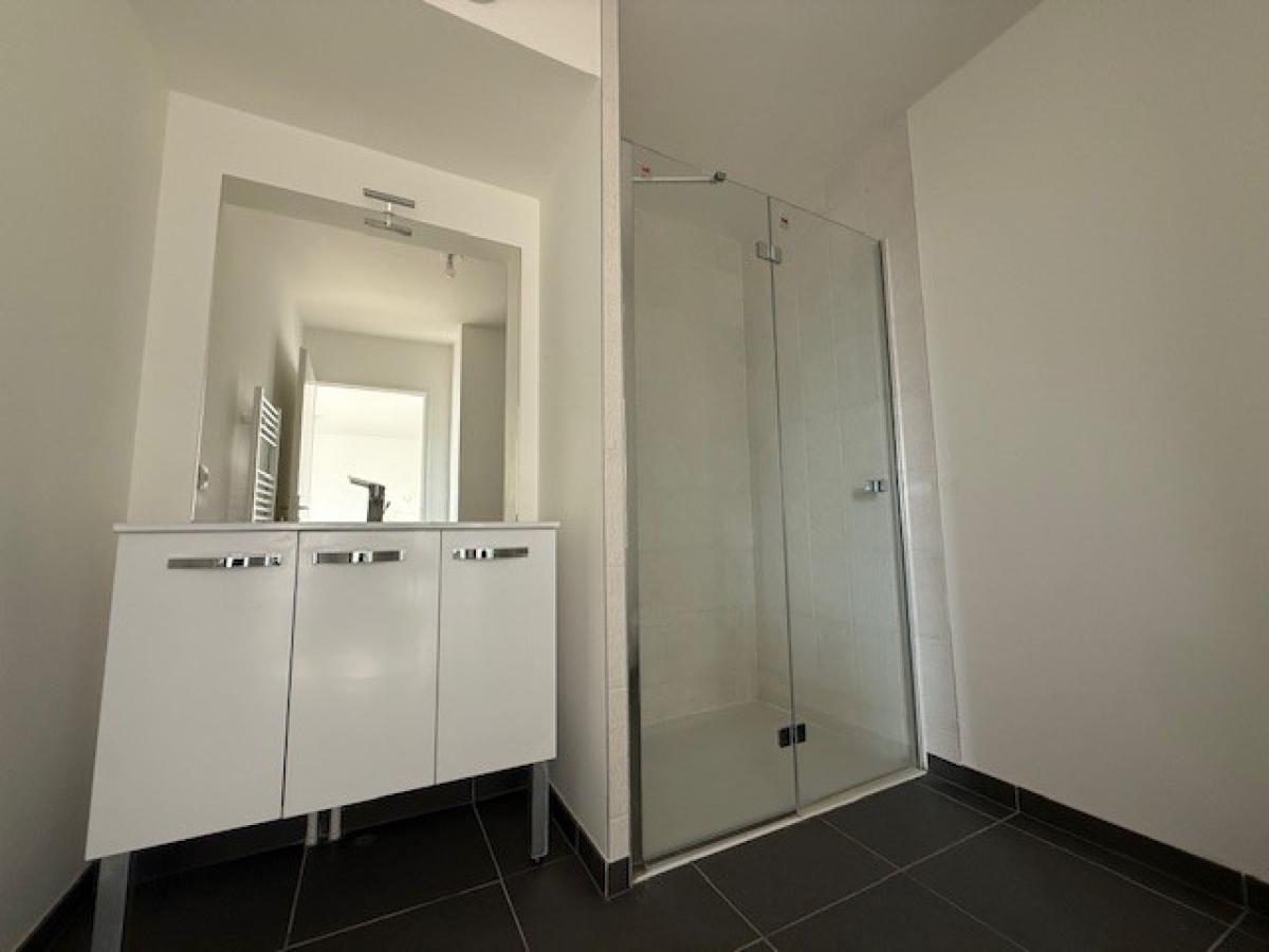 
																			1 pièce - 
																		4ème étage - 33m² - 538,85 € - Photo #5