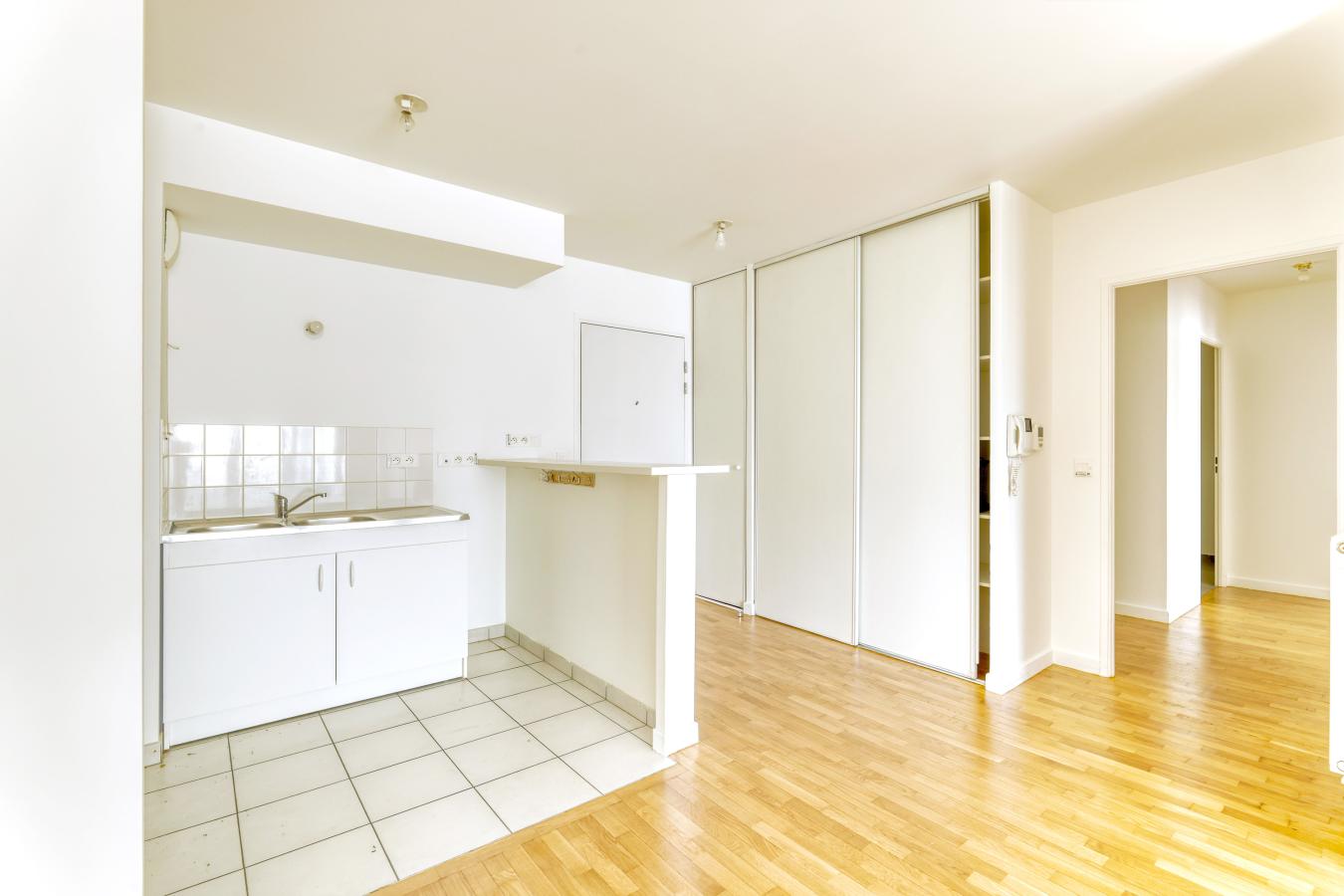 
																			3 pièces - 
																		3ème étage - 65m² - 213 700 € - Photo #5