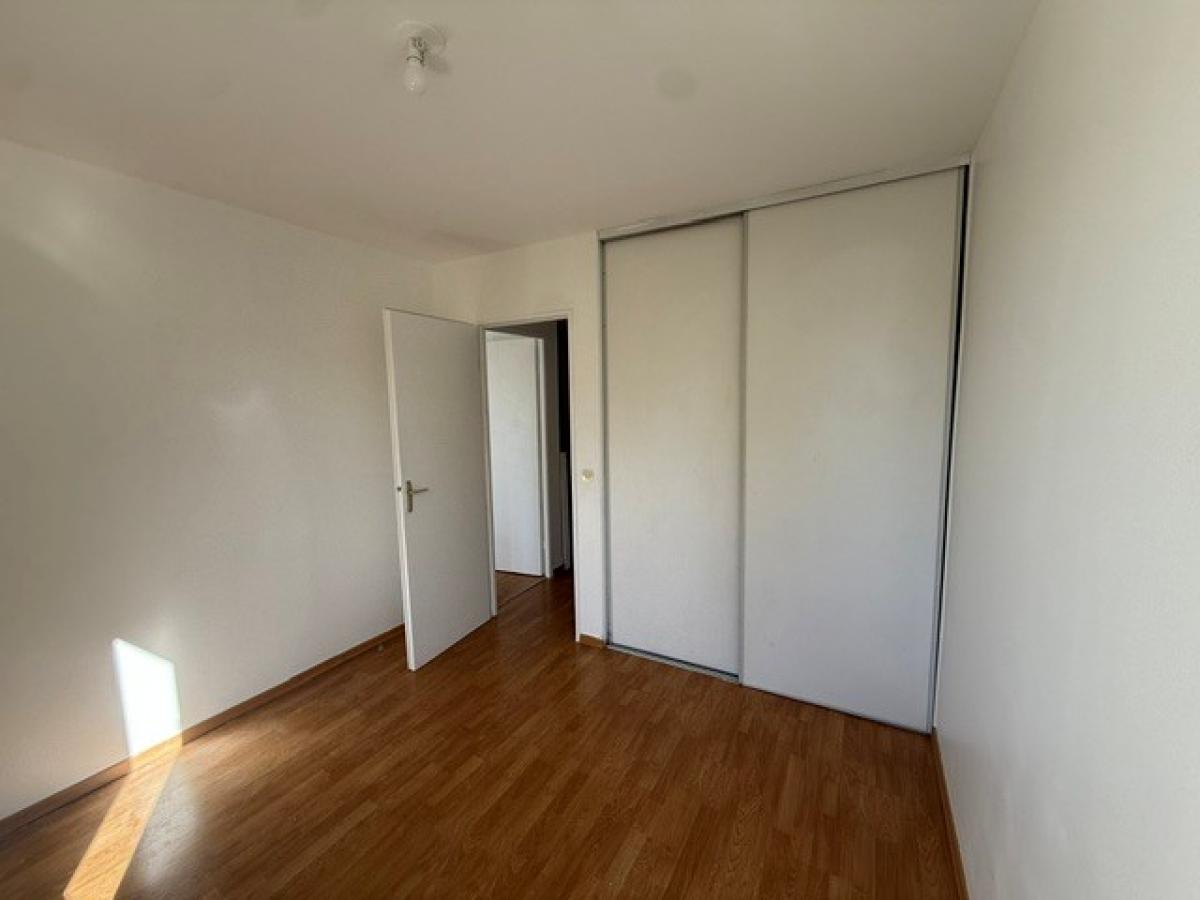 
																																							4 pièces - 
																																						RDC - 80m² - 1 451,22 € - Photo #6