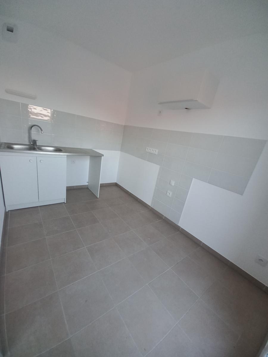 4 pièces - 5ème étage - 75m² - 950,51 € - Photo #3
