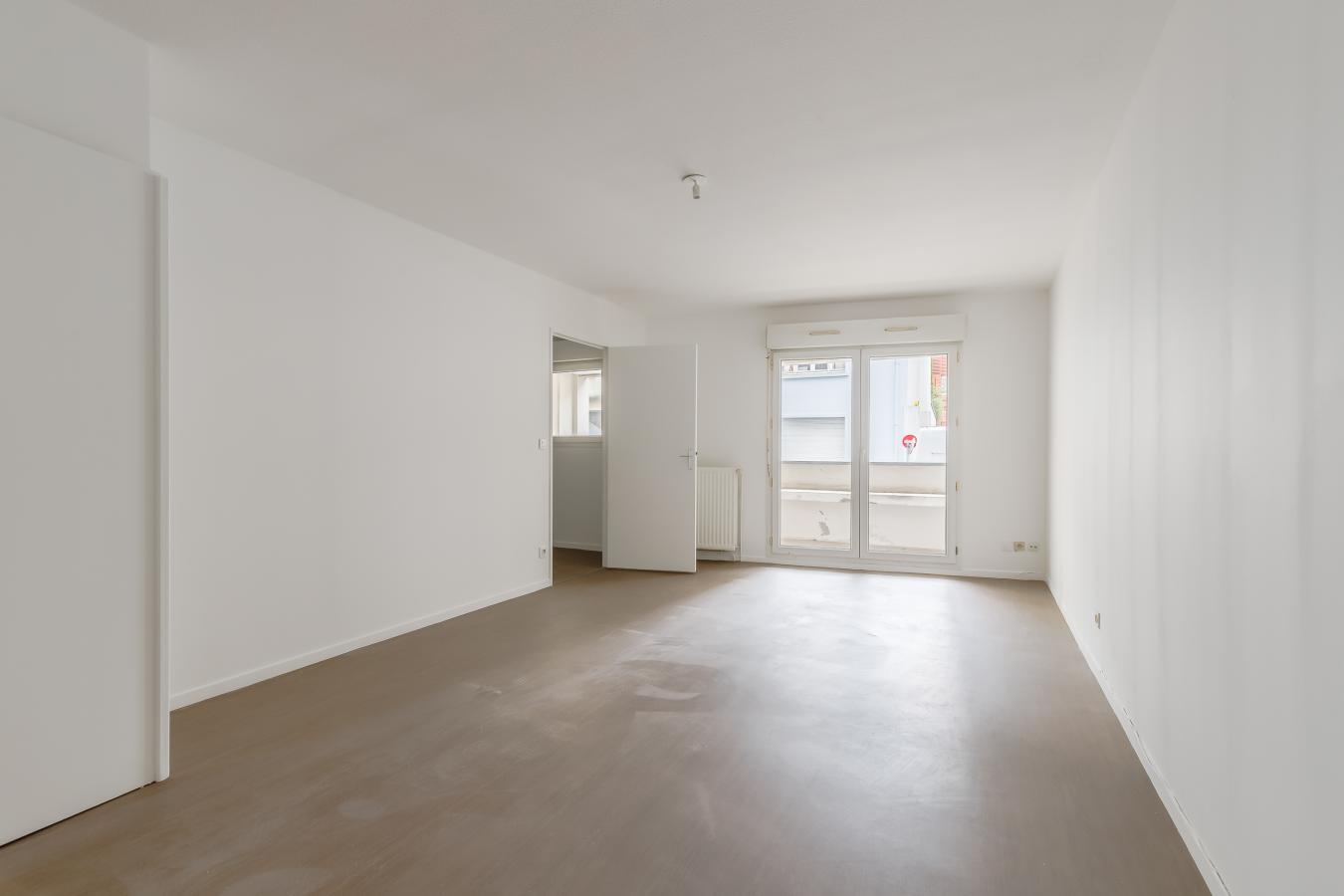 
																																							4 pièces - 
																																						RDC - 84m² - 105 000 € - Photo #1