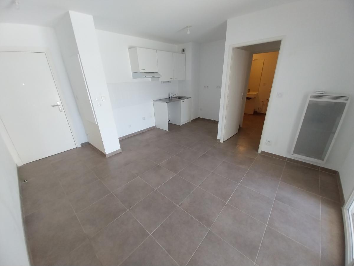 
																																							2 pièces - 
																																						1er étage - 39m² - 651,64 € - Photo #3