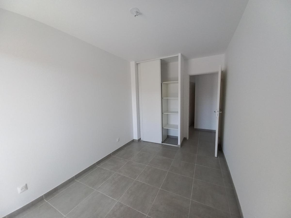 
																																							3 pièces - 
																																						1er étage - 61m² - 1 133,48 € - Photo #4
