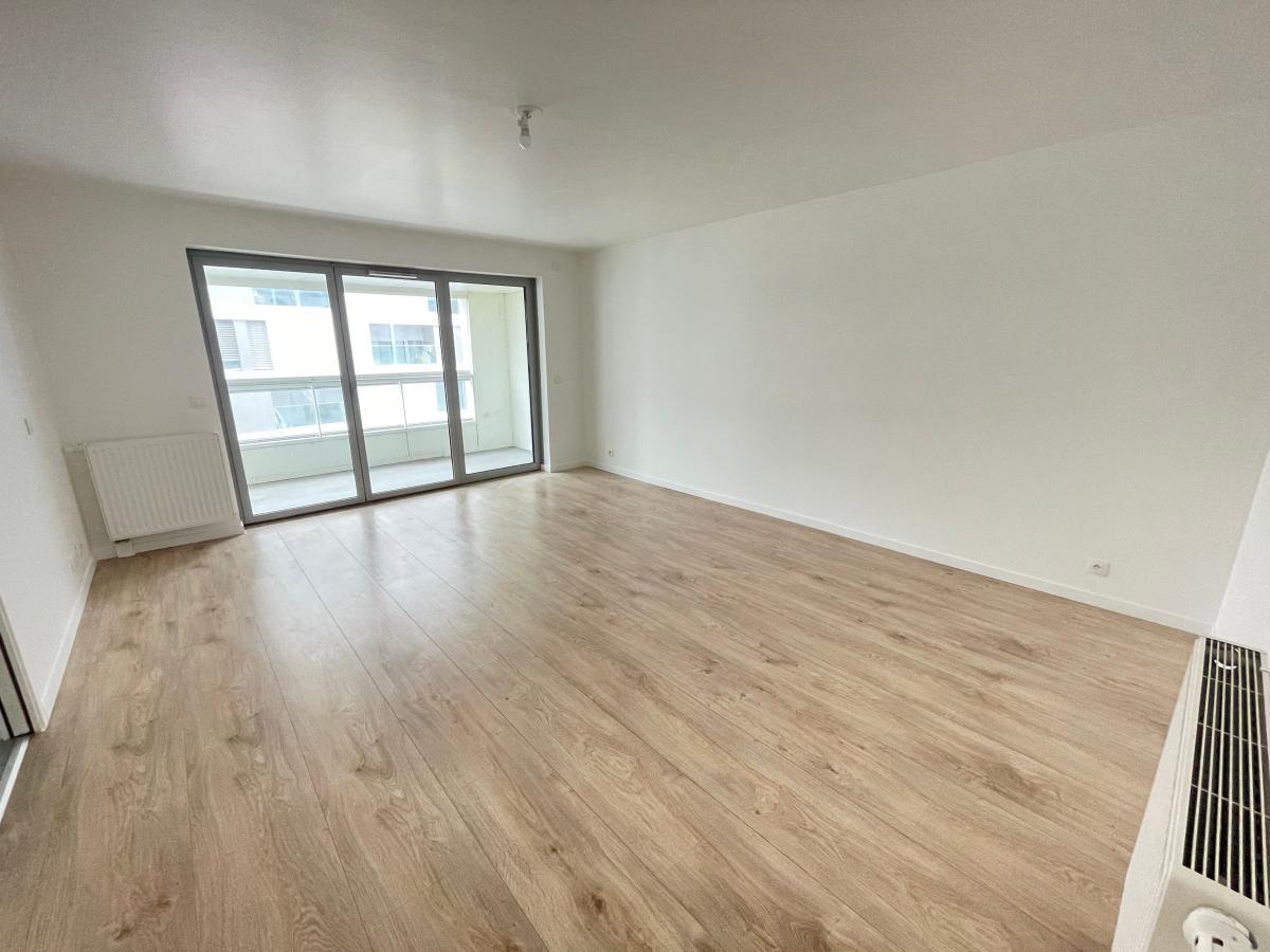 3 pièces - 1er étage - 69m² - 2 013,02 € - Photo #0