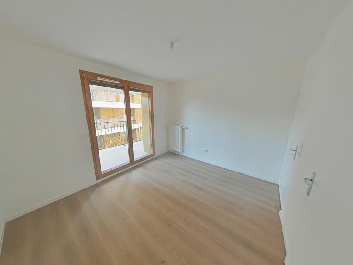 
																																							4 pièces - 
																																						2ème étage - 82m² - 1 926,74 € - Photo #2