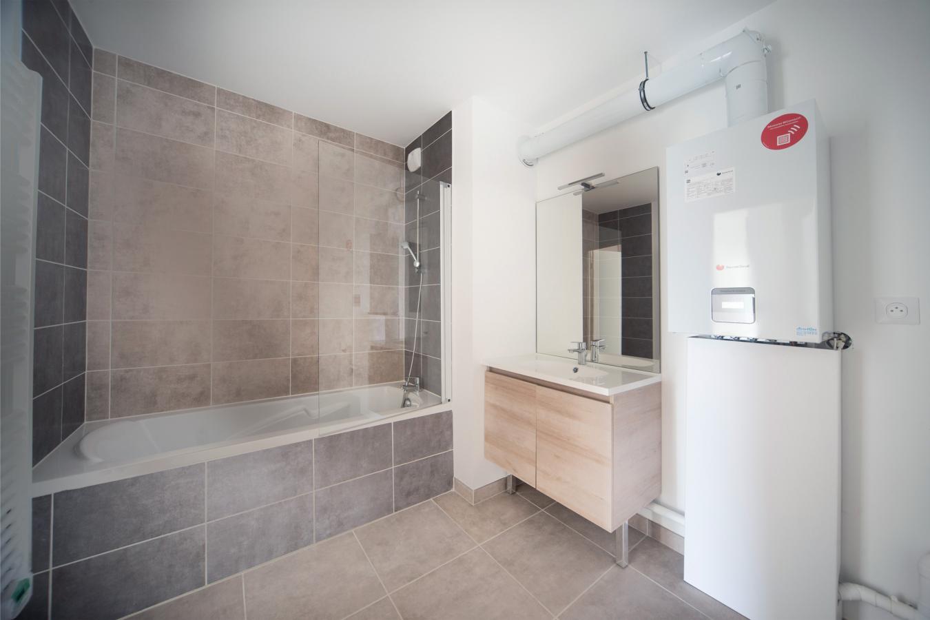 4 pièces - 3ème étage - 96m² - 1 182,37 € - Photo #4