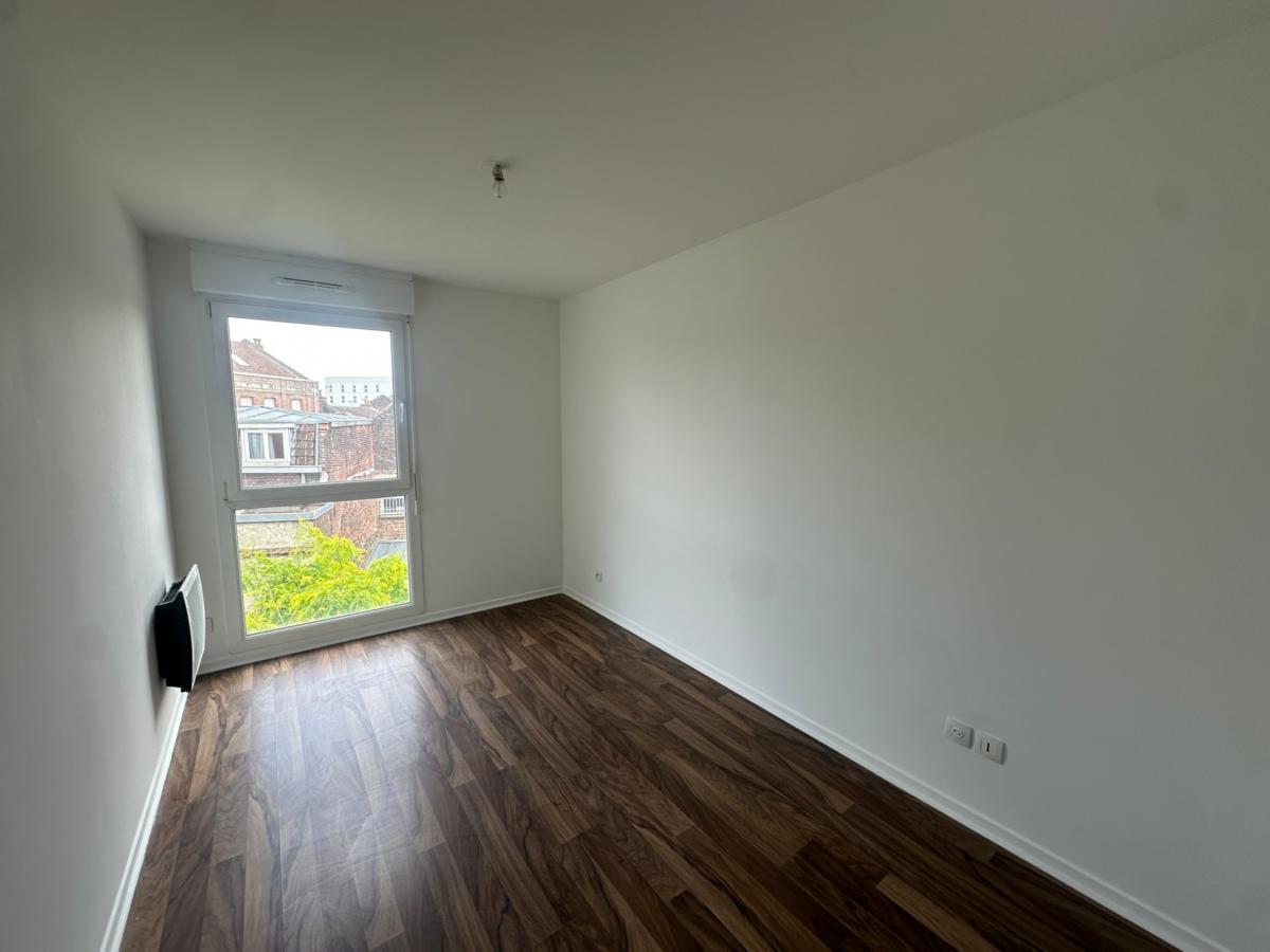 
																																							3 pièces - 
																																						3ème étage - 74m² - 854,74 € - Photo #2